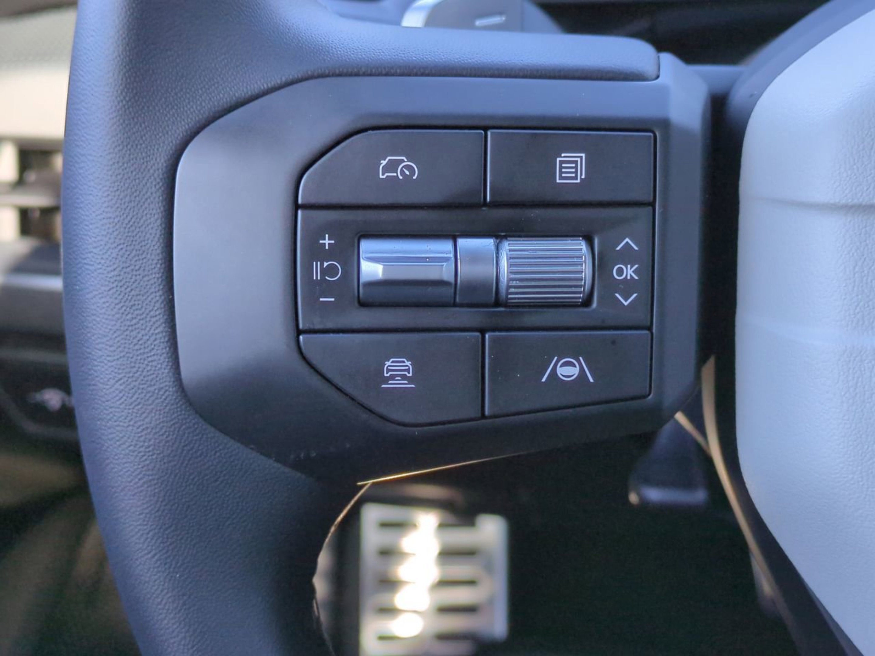 New 2025 Snow White Pearl Kia GT-Line Turbo image 25
