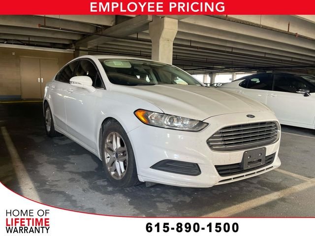 Used 2015 White Ford SE image 1