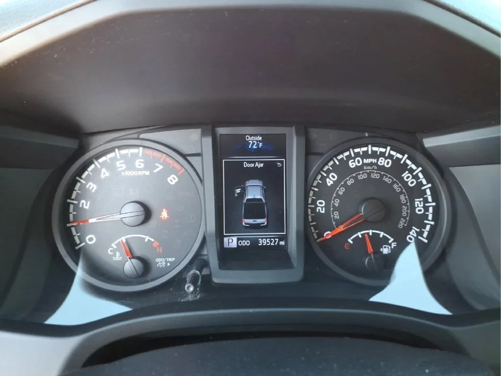 Used 2019 Silver Toyota SR image 21