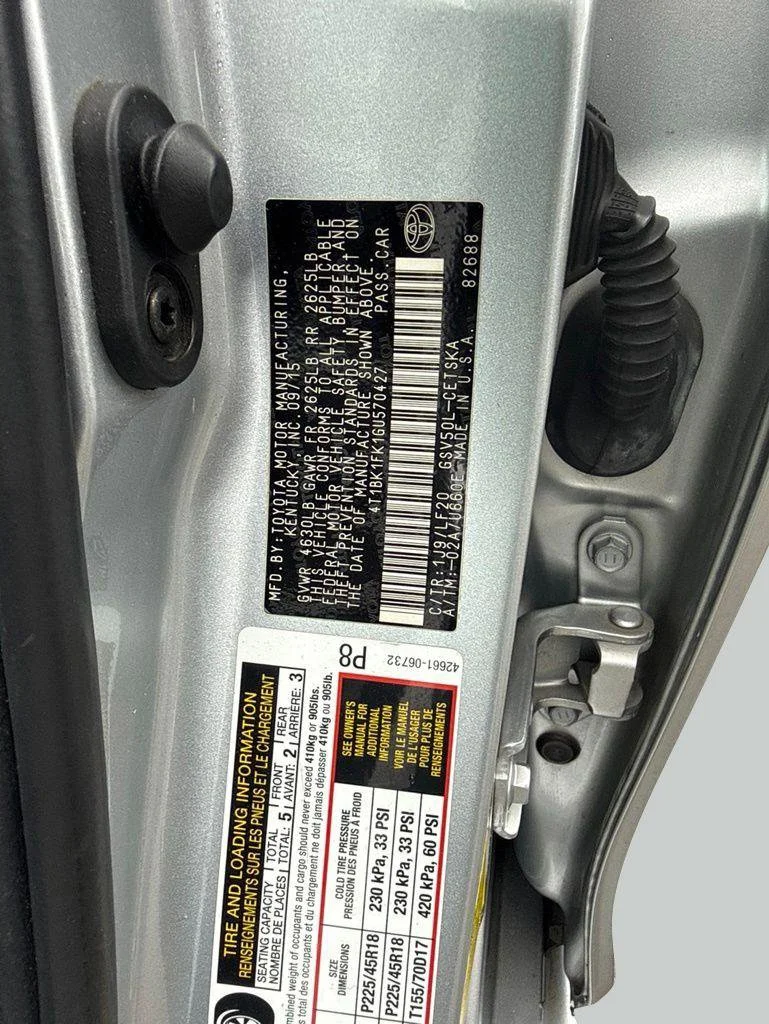 Used 2016  Toyota XSE image 32