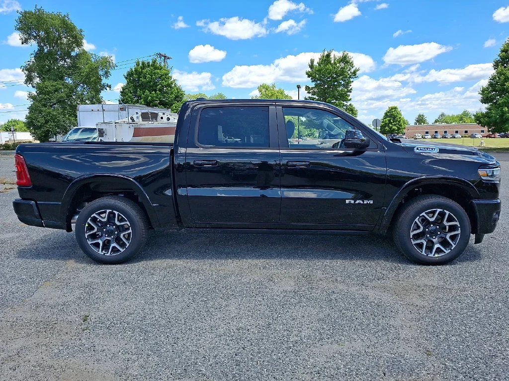 New 2026 Diamond Black Crystal Pearl-Coat Exterior Paint RAM Laramie image 9