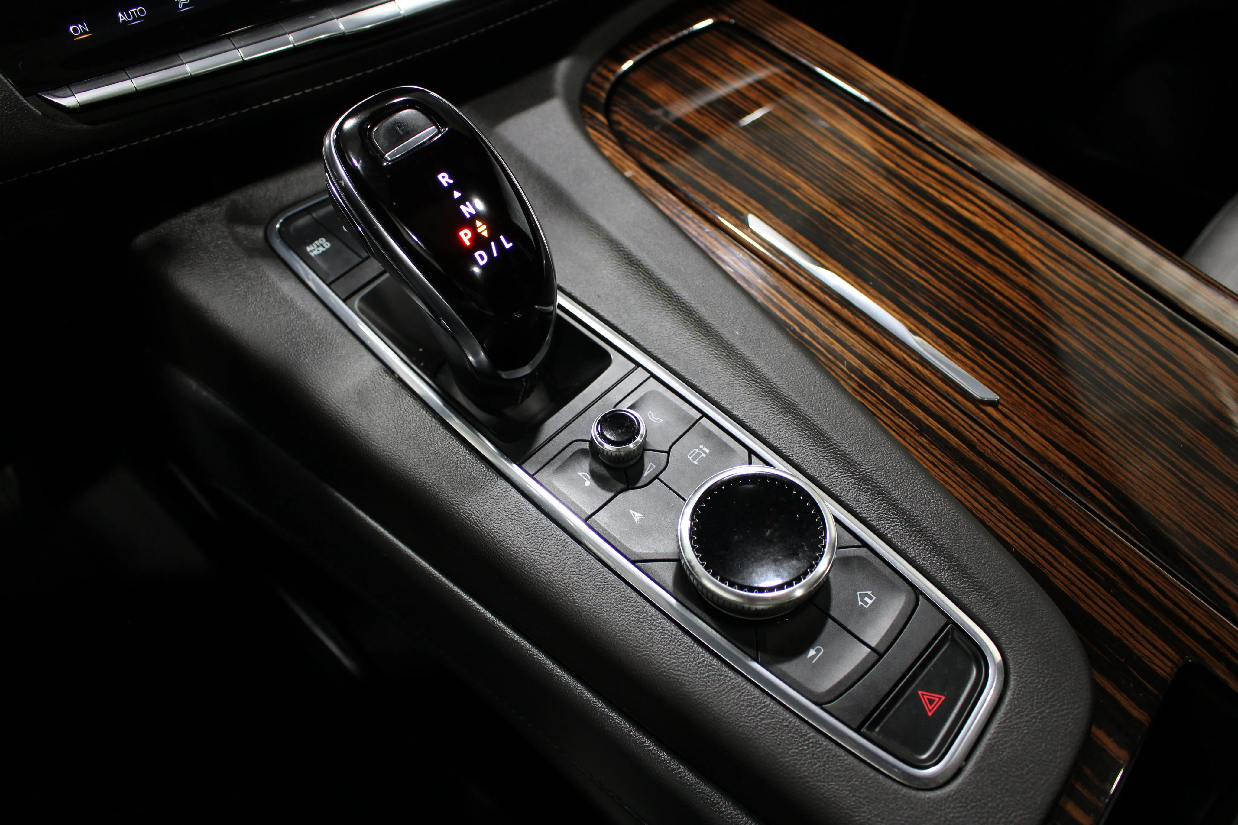 2024 Cadillac Escalade Premium Luxury - Photo 20
