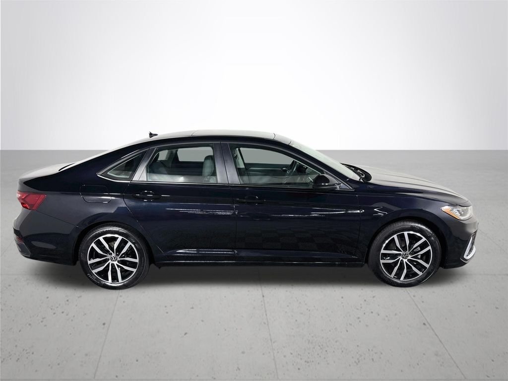 Certified Used 2026 Deep Black Volkswagen 1.5T SE image 6