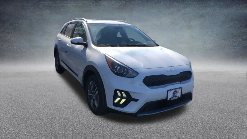 Used 2022 White Kia EX Premium image 28