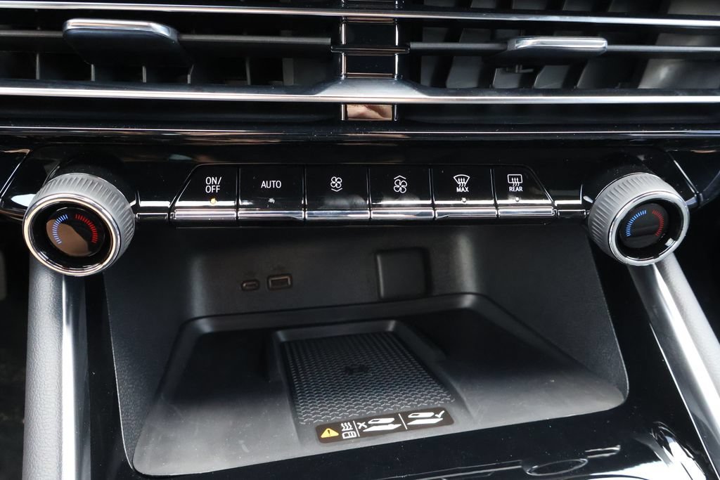 2027 Chevrolet Traverse LT - Photo 31