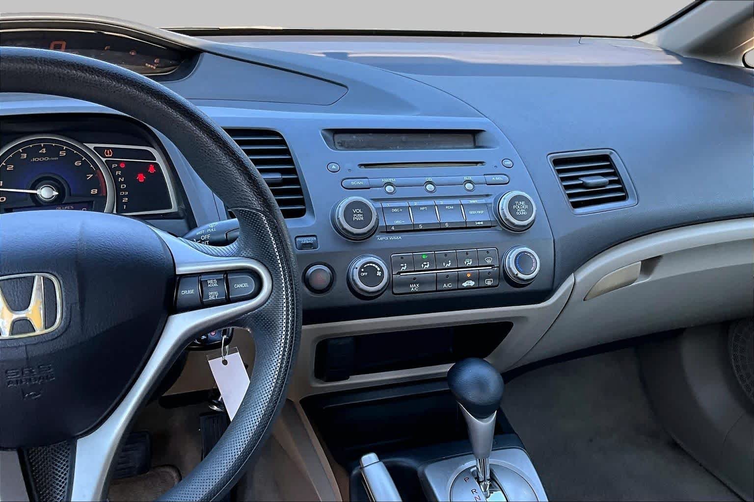 Used 2011 Taffeta White Honda LX image 6