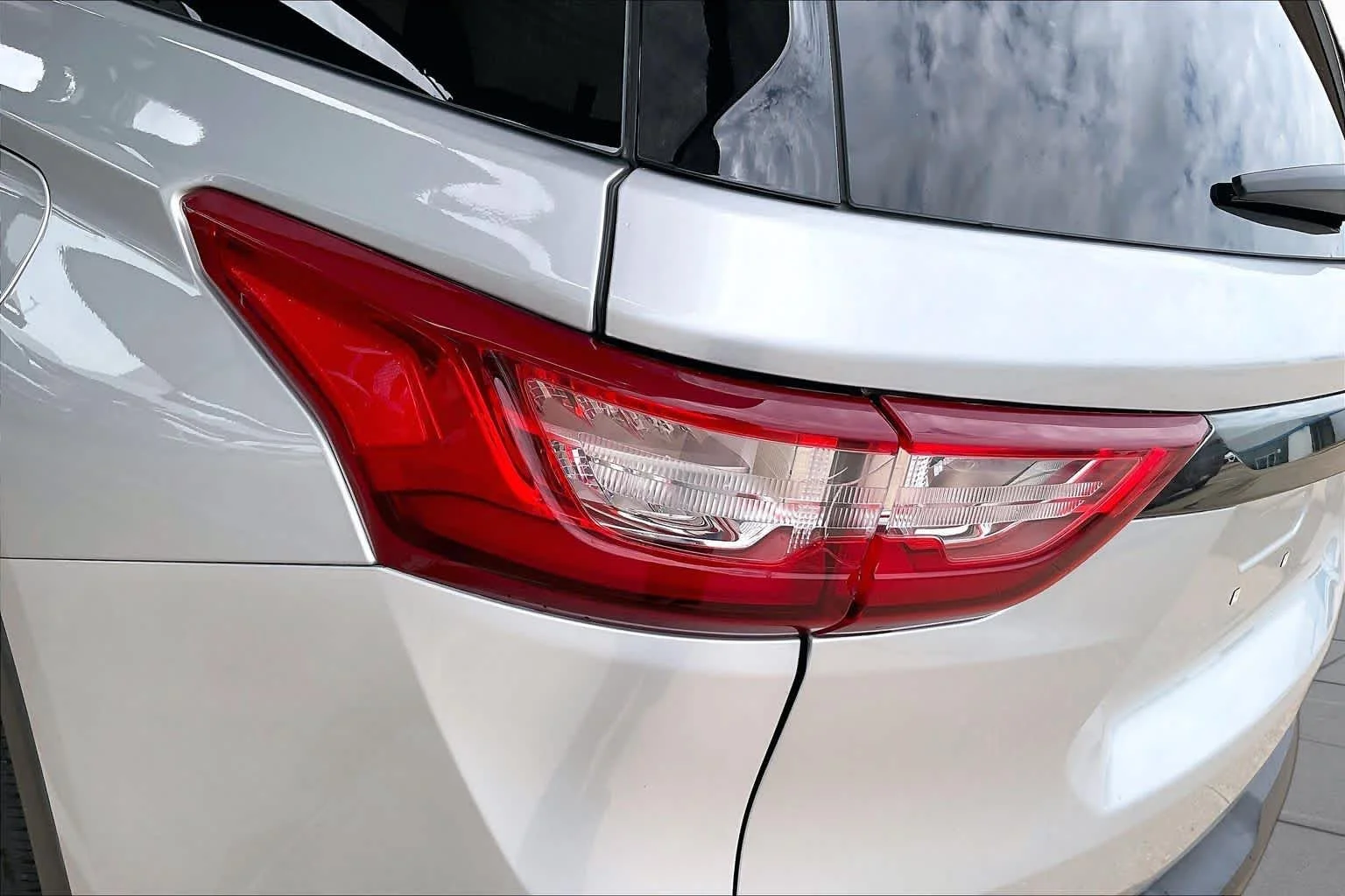 Used 2019 Silver Ice Metallic Chevrolet LS image 27