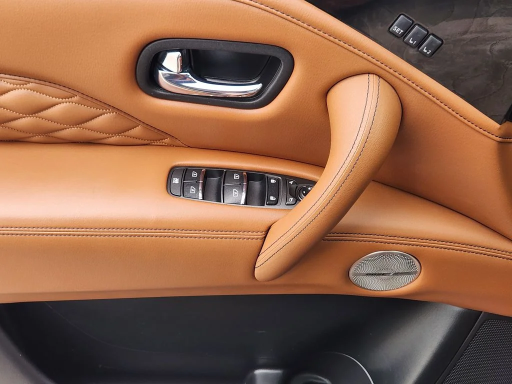 Used 2022 Beige INFINITI Sensory image 26