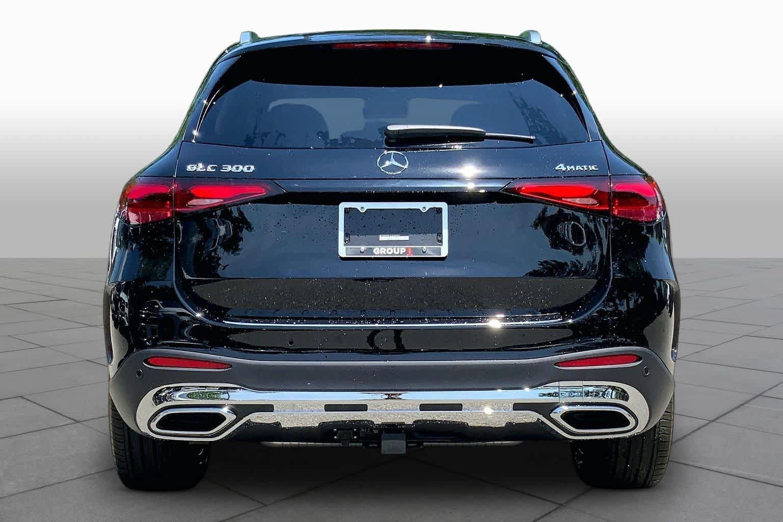 New 2026 Black Mercedes-Benz GLC 300 image 4