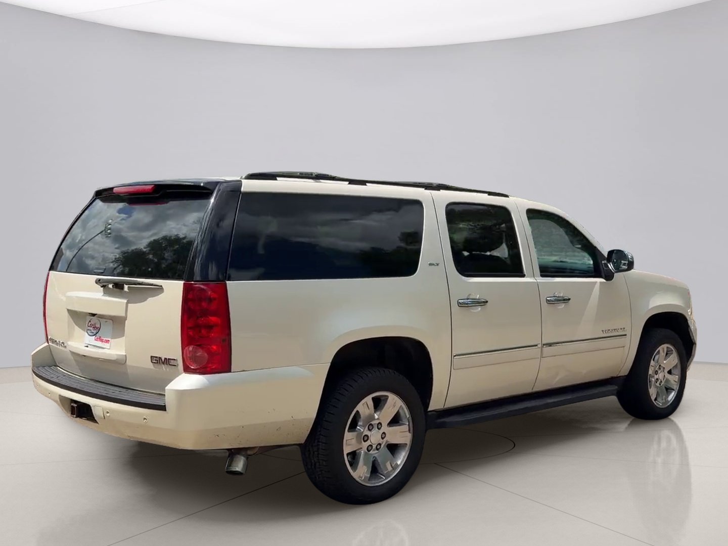 Used 2013 White Gmc  image 5