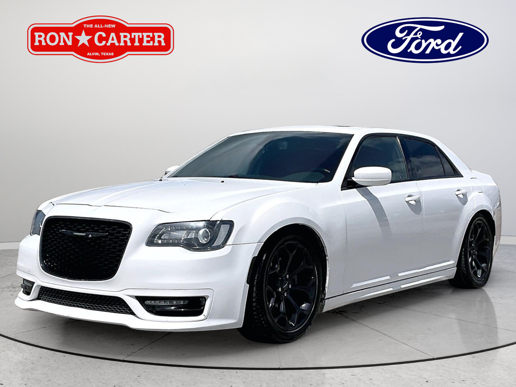 Used 2019 White Chrysler S image 3