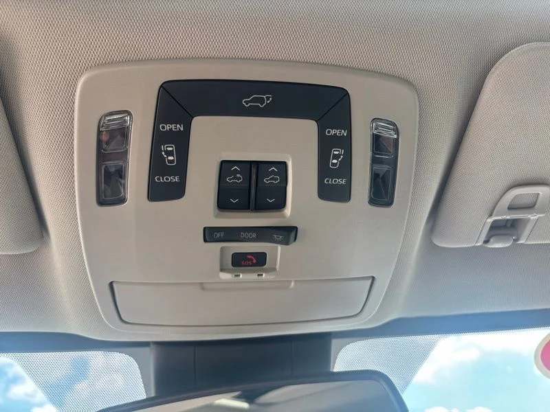 Used 2022 Silver Toyota XLE image 46