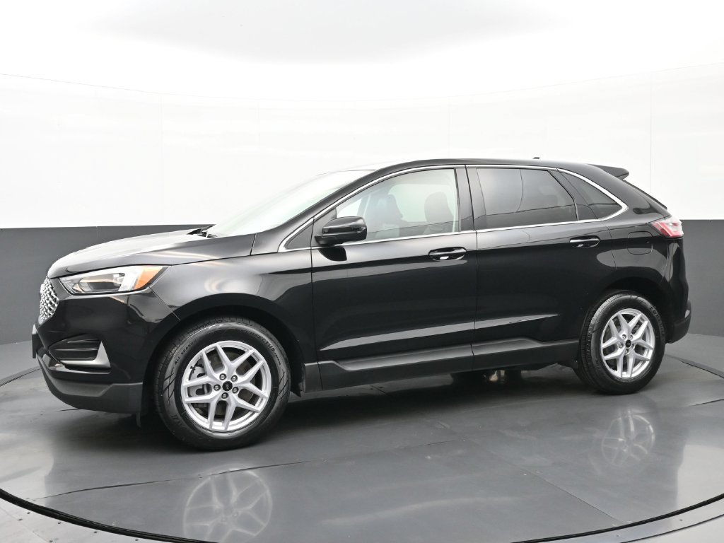 Used 2023 Black Ford SEL image 6