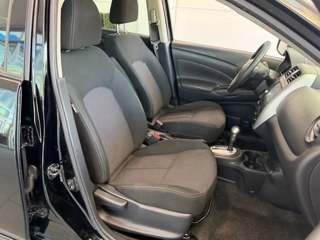 Used 2019 Black Nissan 1.6 SV image 16