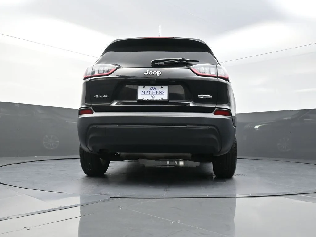 Used 2019 Black Jeep Latitude image 26