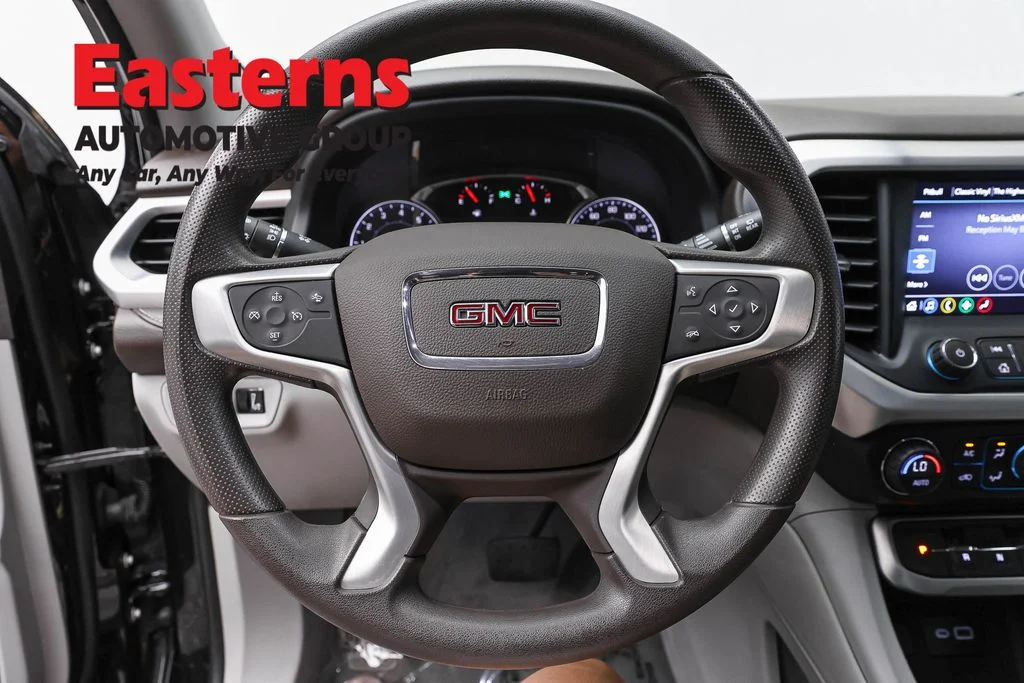 Used 2022 Black GMC SLE image 10