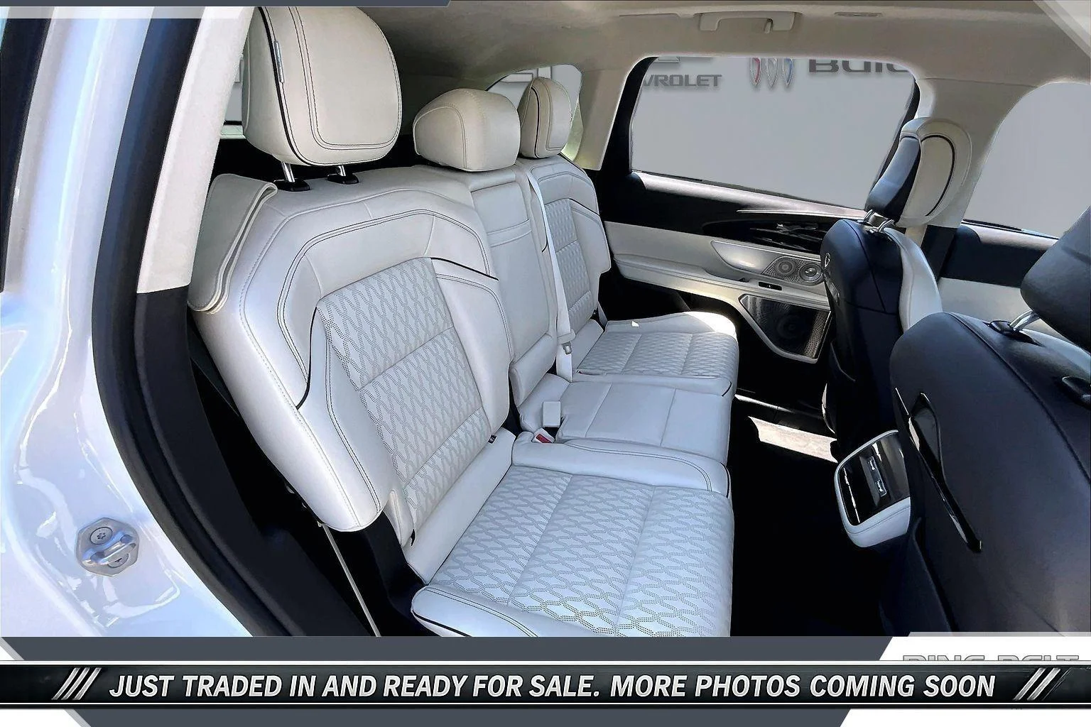 Used 2024 White Platinum Metallic Tri-Coat Lincoln Black Label image 20