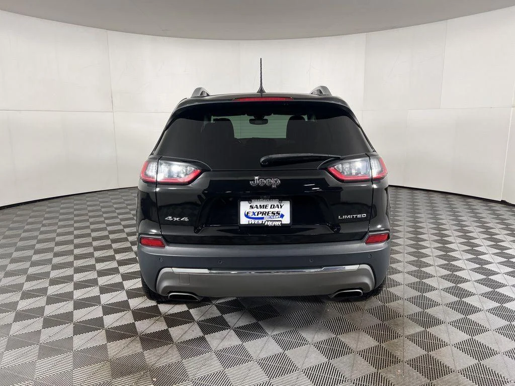 Used 2020 Diamond Black Crystal Pearlcoa Jeep Limited image 7