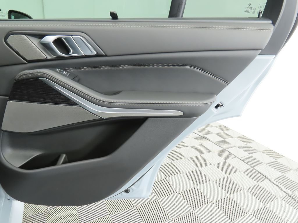 Used 2026 Gray Metallic BMW xDrive40i image 28