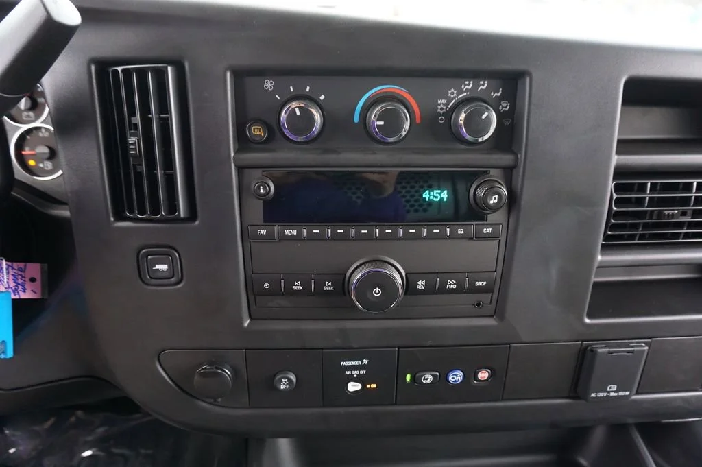 2025 Chevrolet Express Cargo Work Van - Photo 11