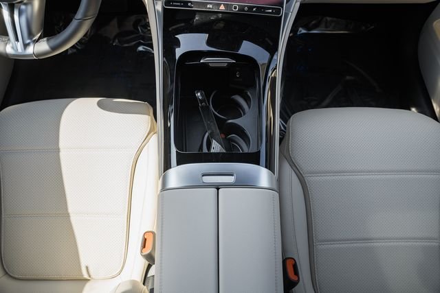 New 2026 Polar White Mercedes-Benz GLC 300 image 26