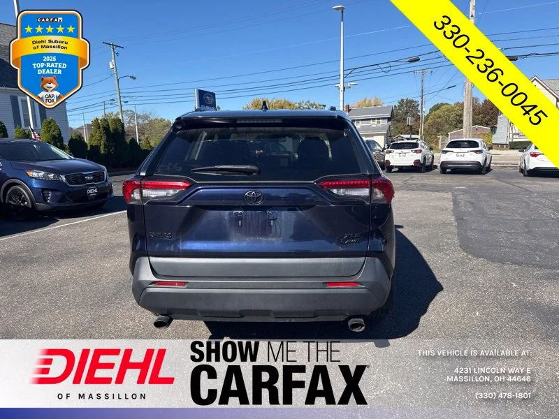 Used 2023  Toyota XLE image 3