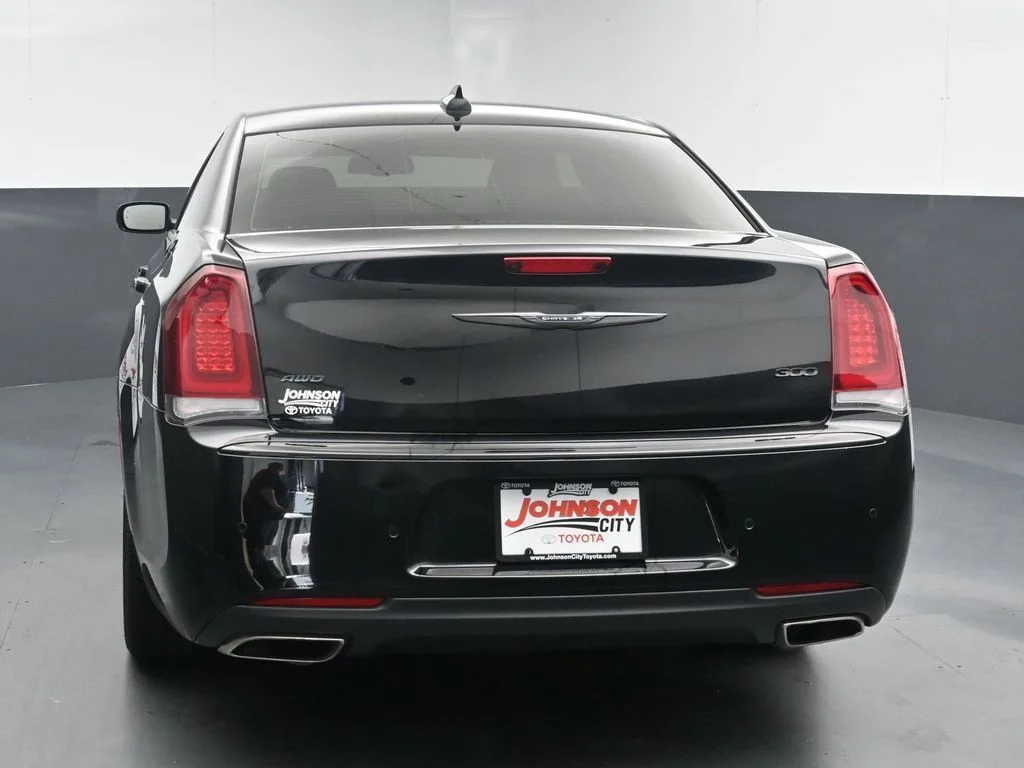 Used 2022 Black Chrysler Touring image 7