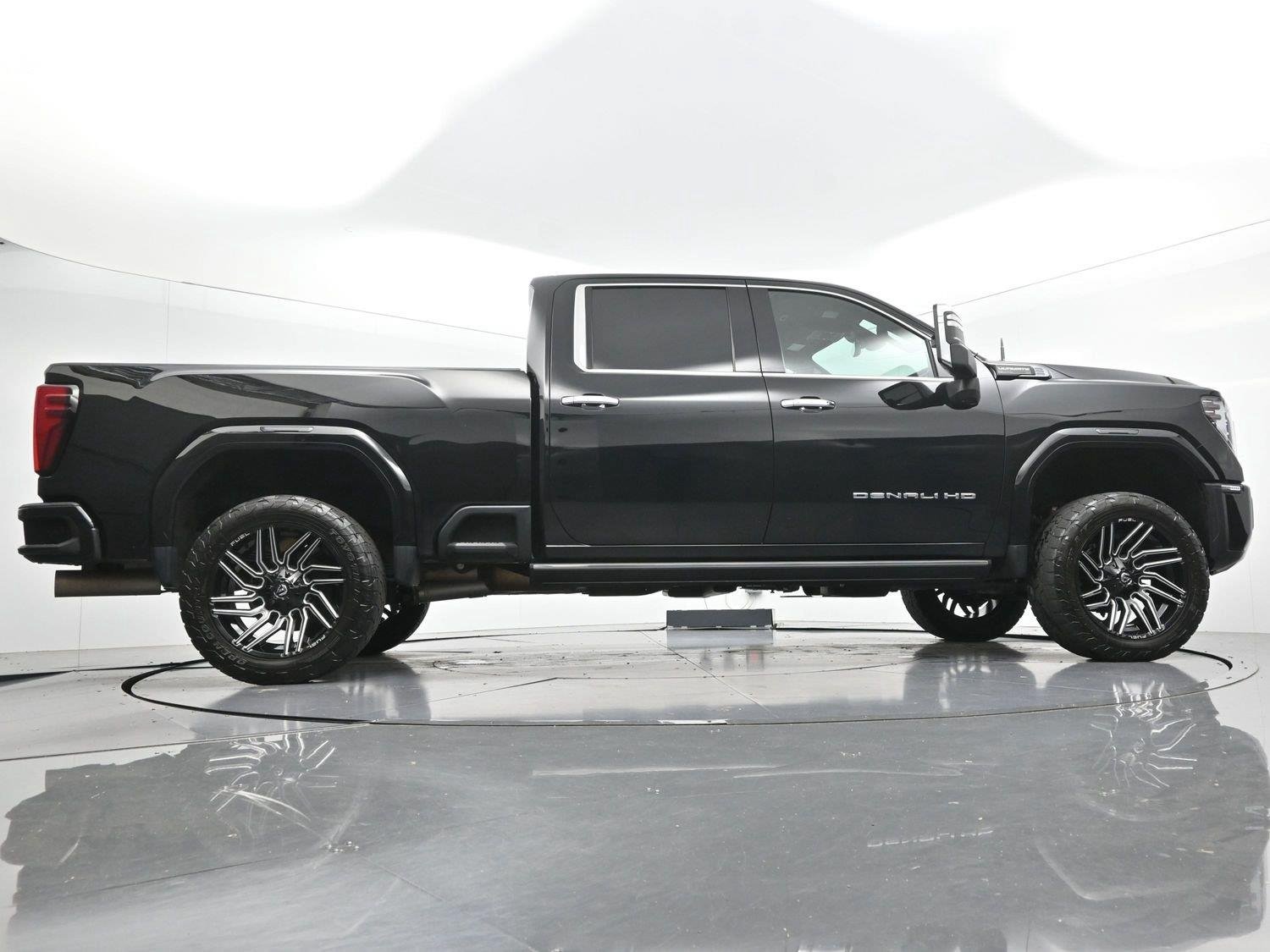Used 2024 Onyx Black GMC Denali Ultimate image 55