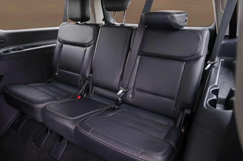 Used 2025 Black Ford Platinum image 22
