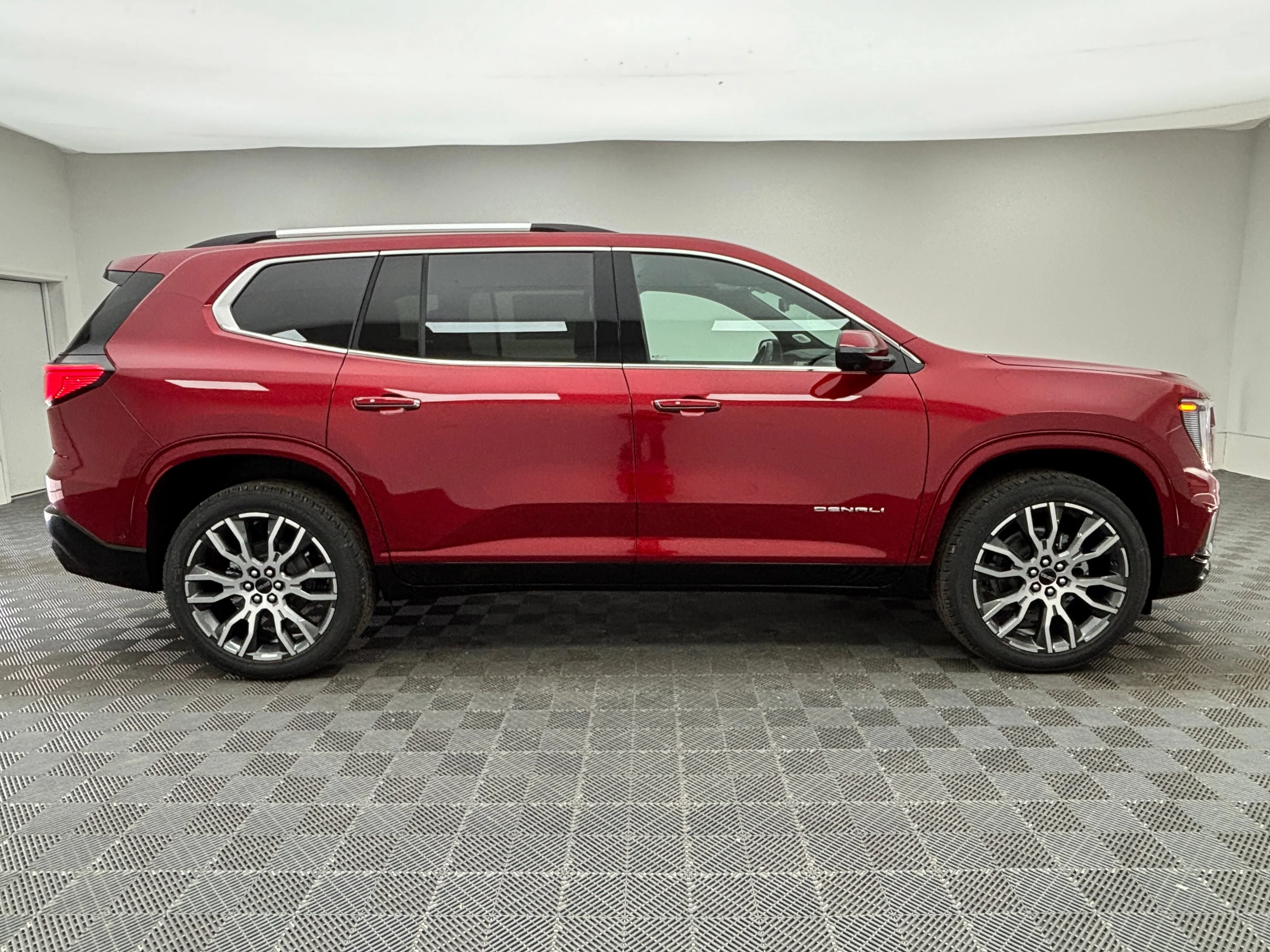 2026 GMC Acadia Denali Ultimate - Photo 9