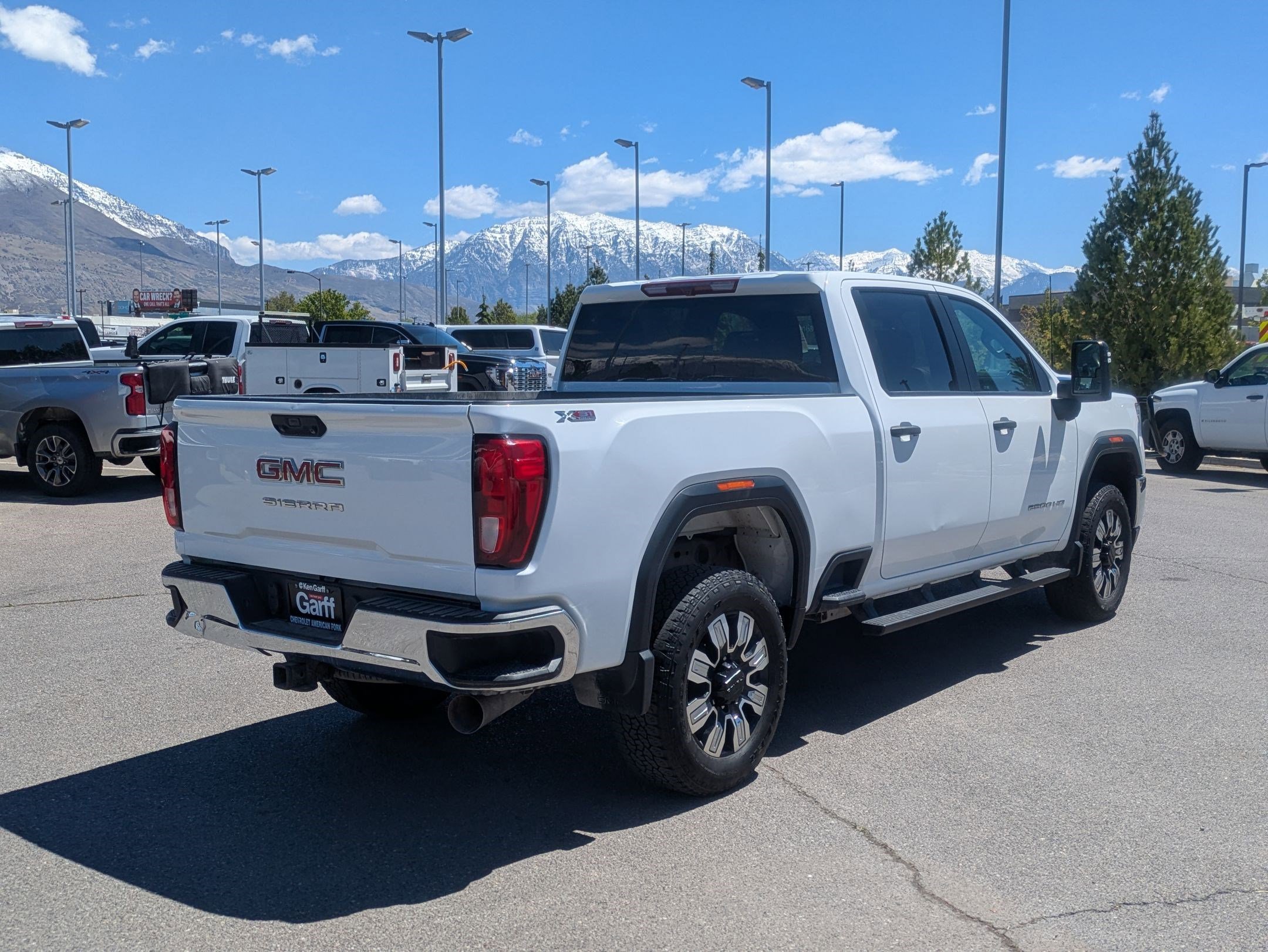 Used 2021 Summit White GMC Base image 3