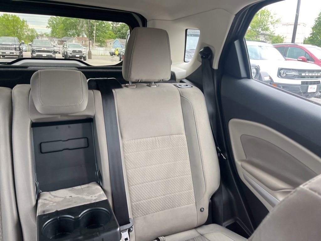 Used 2020  Ford S image 16