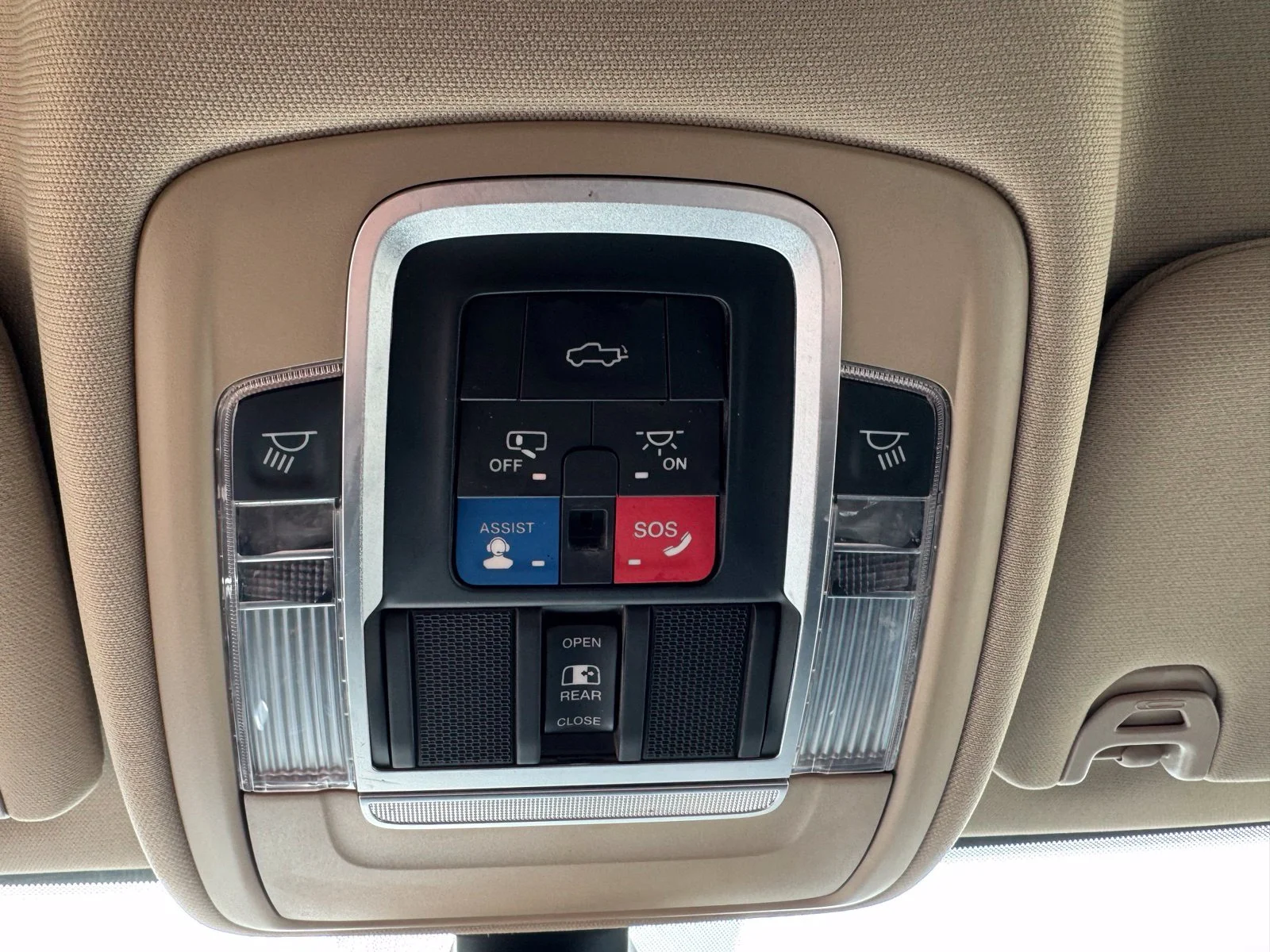 Used 2020 Black Ram Laramie image 31