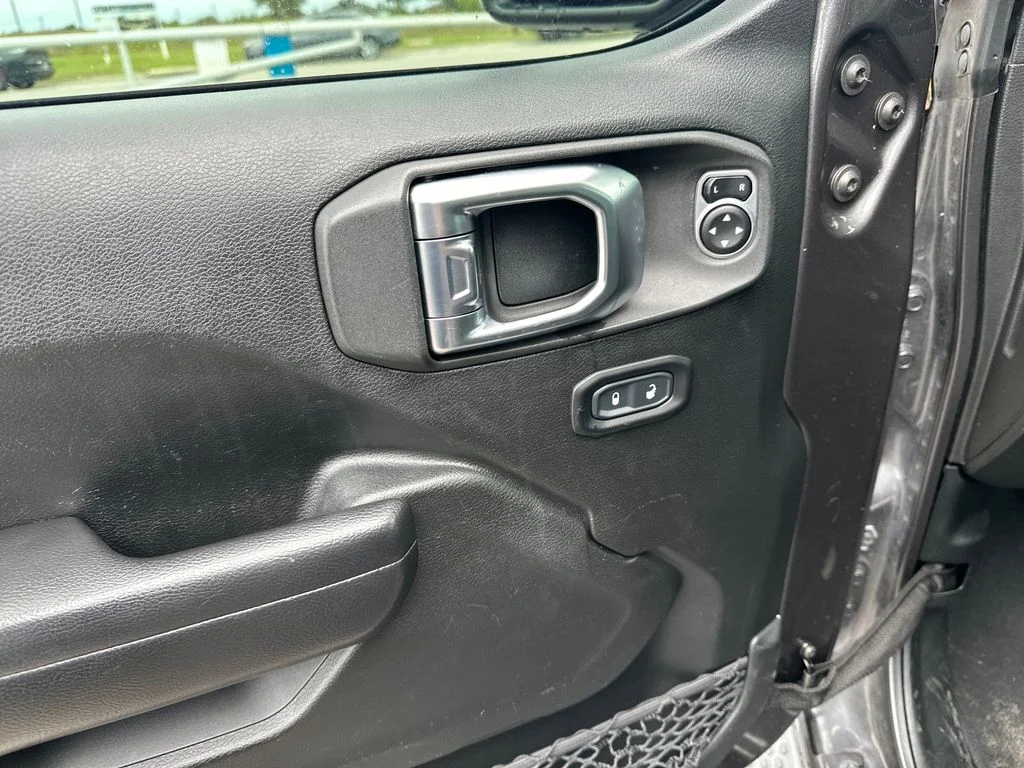 Used 2020 Gray Jeep Unlimited Sport S image 17