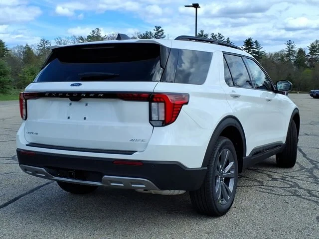 New 2026 Star White Metallic Tri-Coat Ford Active image 24