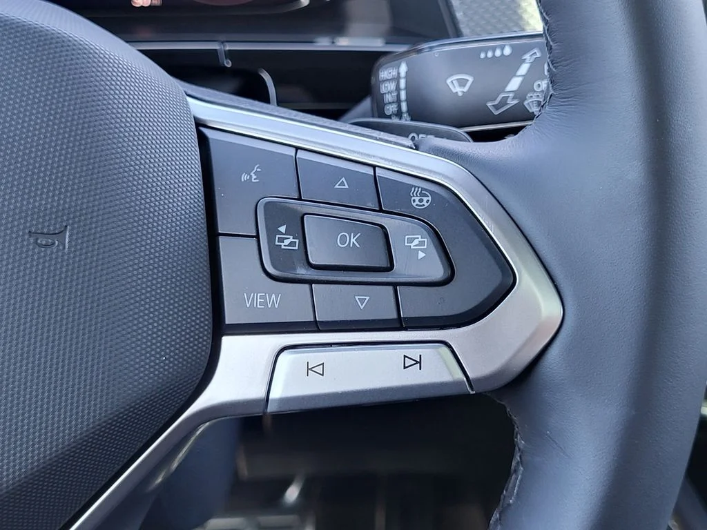 2025 Volkswagen Atlas Cross Sport SEL Premium R-LINE - Photo 11