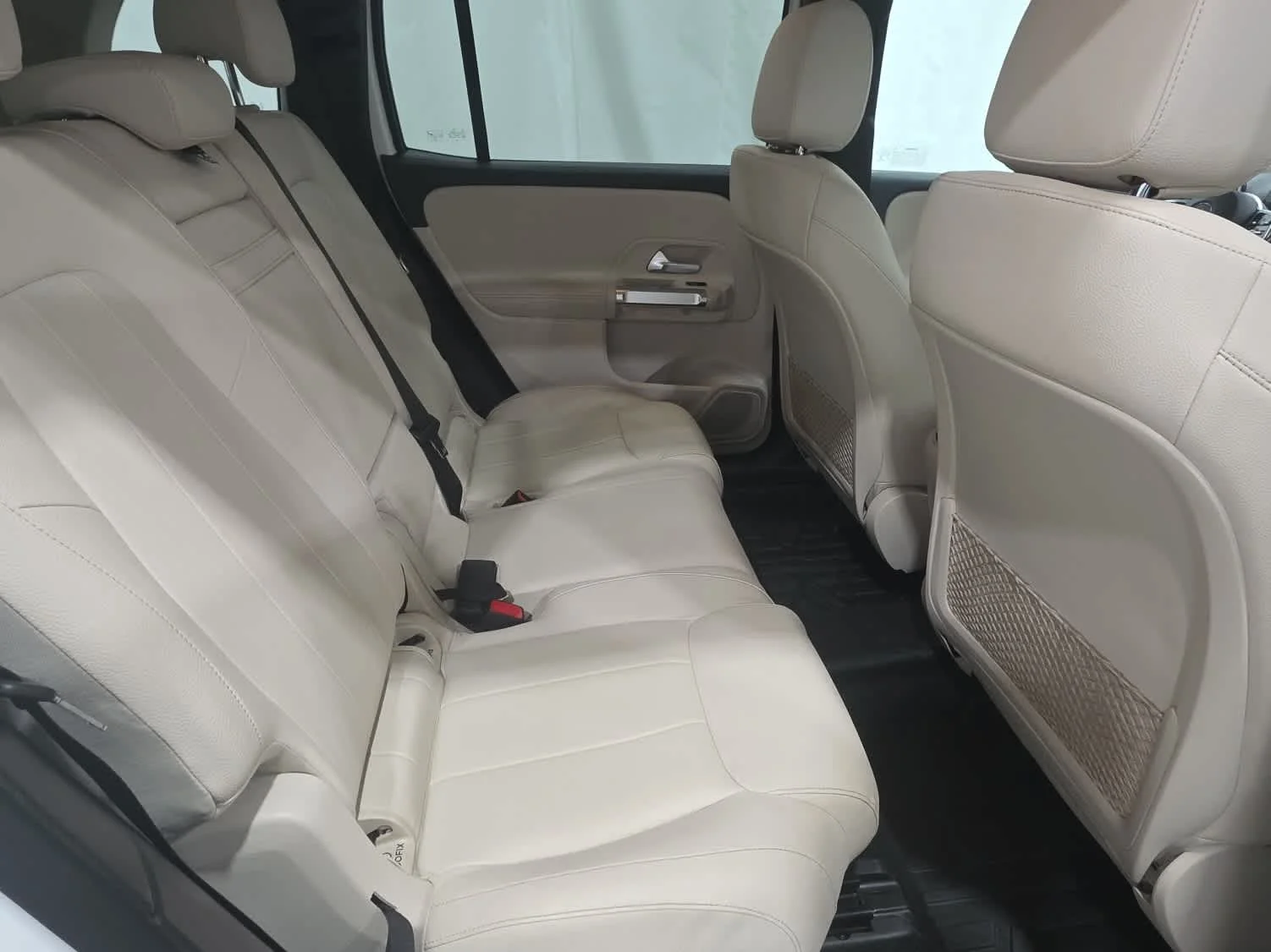 Used 2022 White Mercedes-Benz 4MATIC® image 15