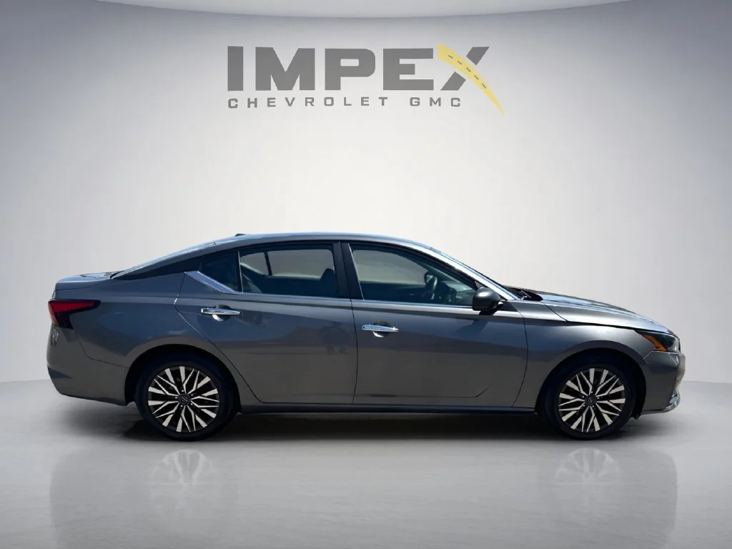 Used 2025 Charcoal Nissan SV image 6