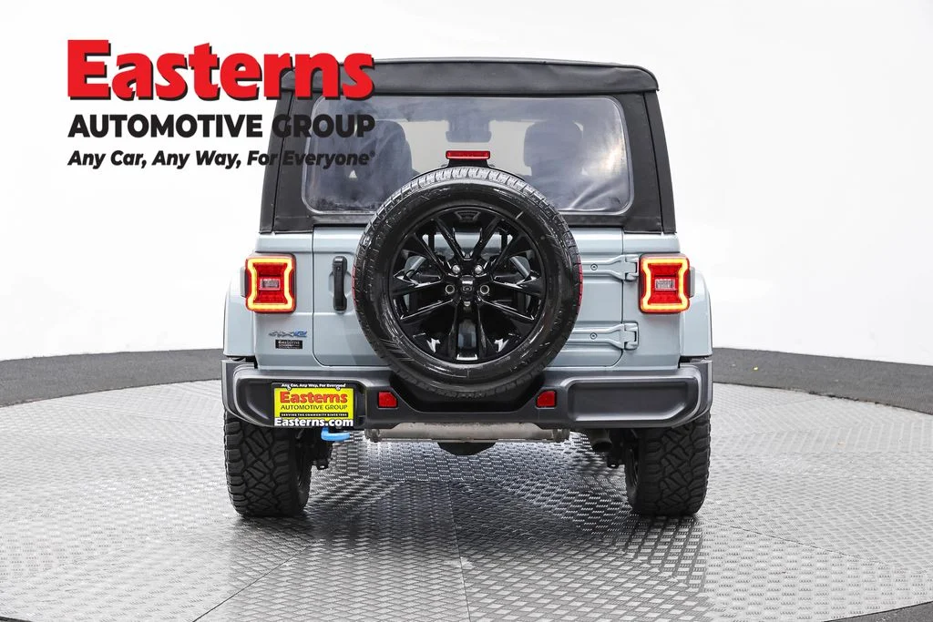Used 2024 Gray Jeep Sahara 4xe image 6