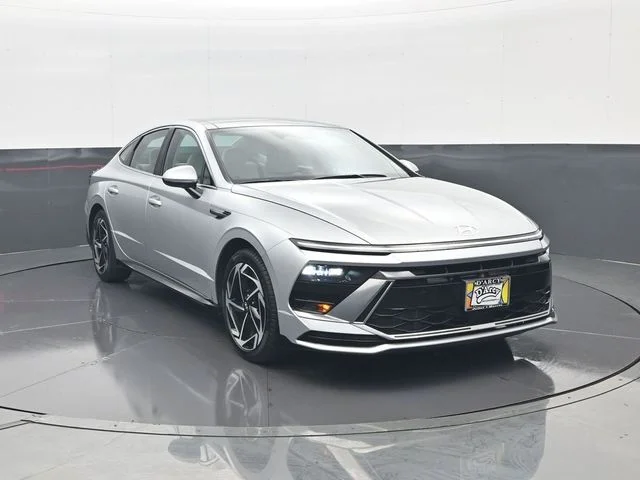 Certified Used 2024 Silver Hyundai SEL image 3