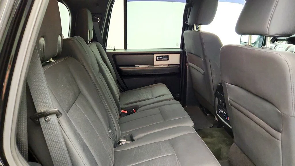 Used 2016 Shadow Black Ford 4WD 4dr XLT w/ Power Moonroof image 21