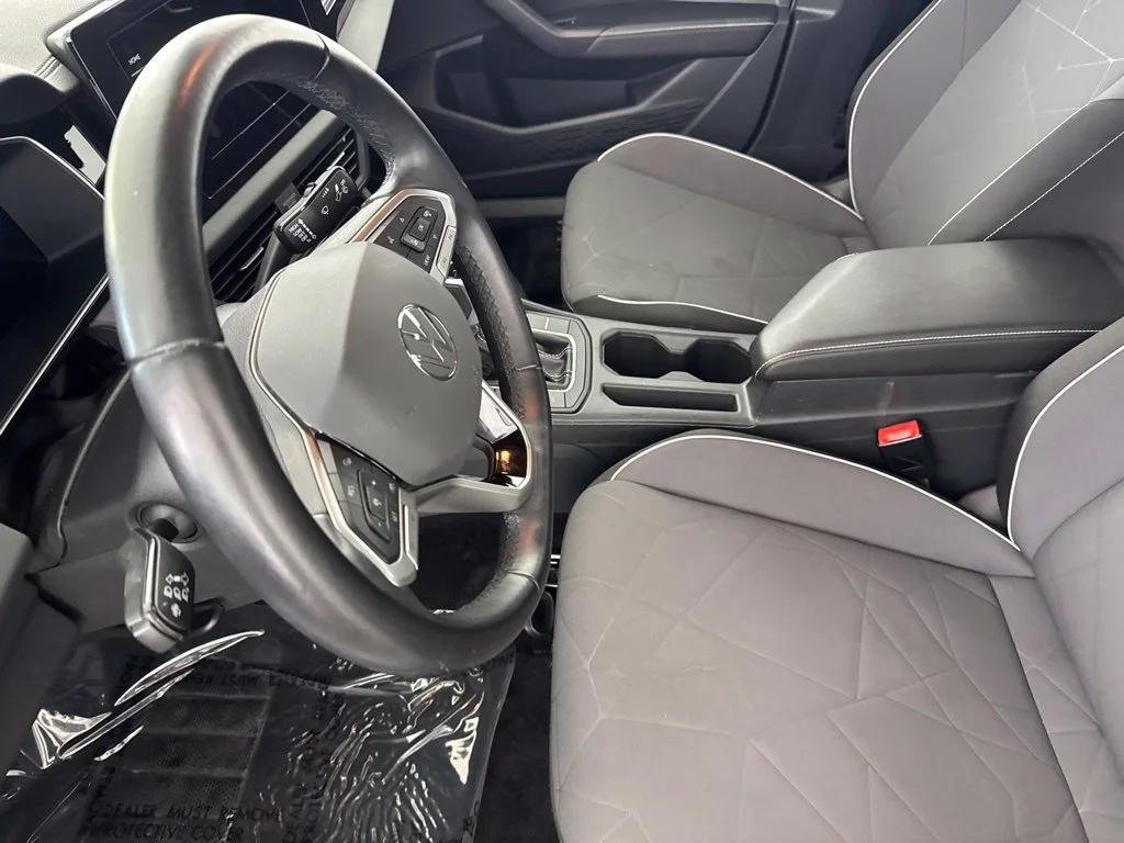 Used 2025 White Volkswagen 1.5T Sport image 22