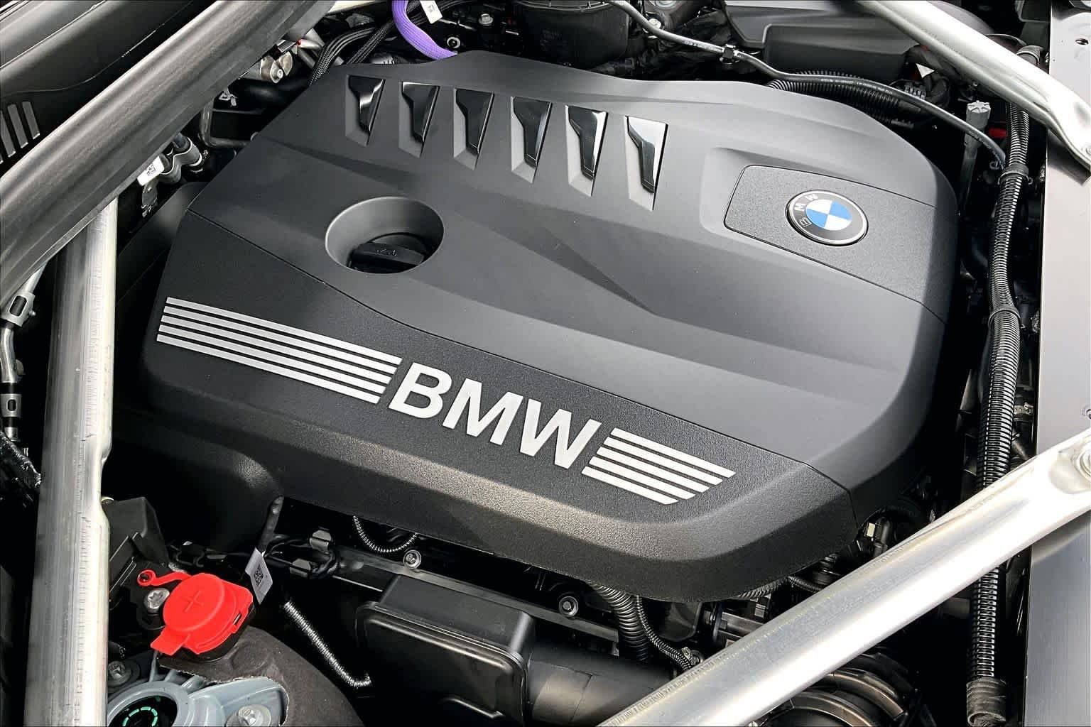 New 2027 Brooklyn Grey Metallic BMW xDrive40i image 17