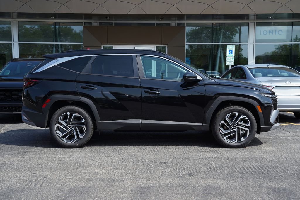 New 2026 Phantom Black Hyundai SEL Plus image 10