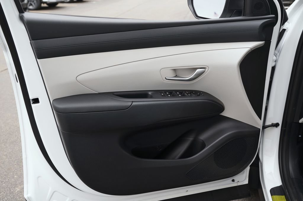 New 2026 Creamy White Pearl Hyundai Blue SE image 30