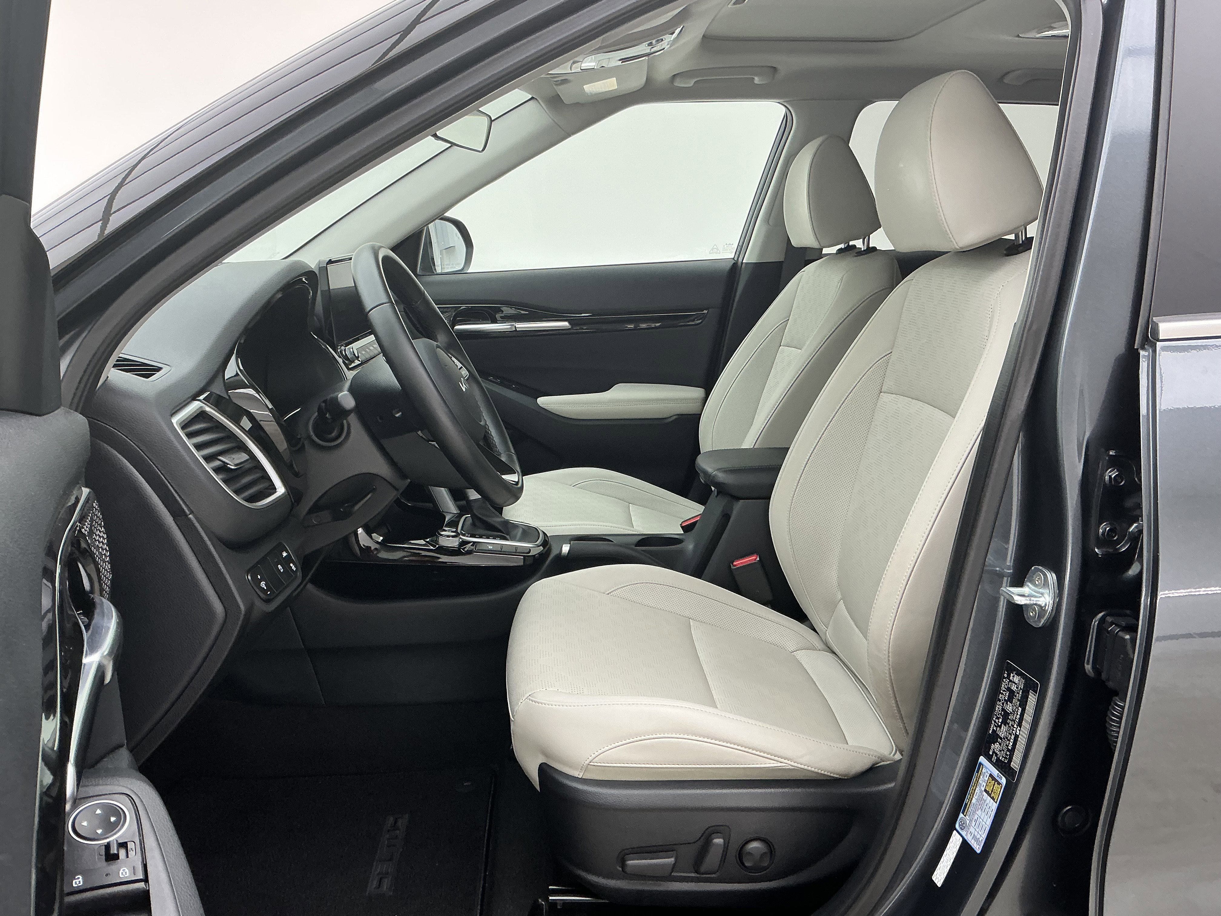 Used 2023 Gravity Gray Kia EX image 17