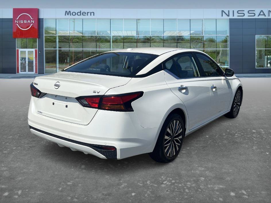 Used 2024 Pearl White Tricoat Nissan 2.5 SV image 6