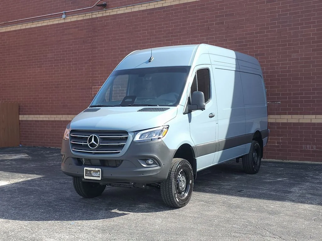Used 2026 Gray Mercedes-Benz Cargo 144 WB image 3