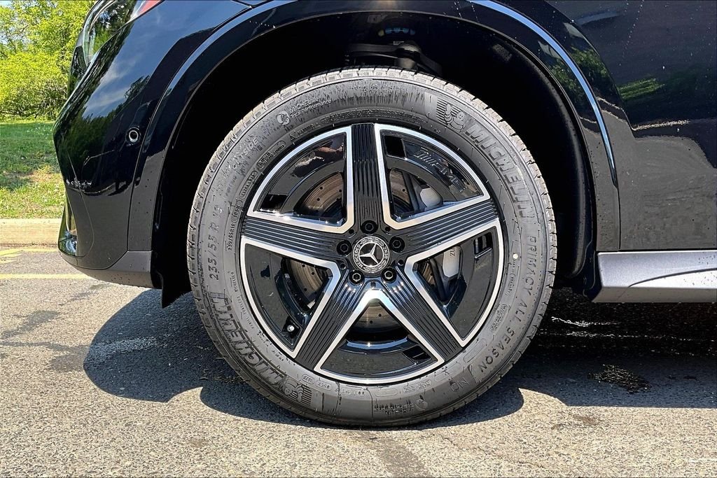 New 2026 Black Mercedes-Benz GLC 300 image 12