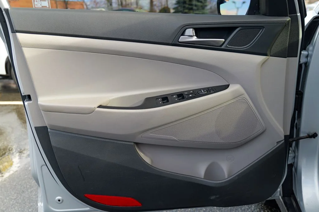 Used 2018 Molten Silver Hyundai SEL image 16